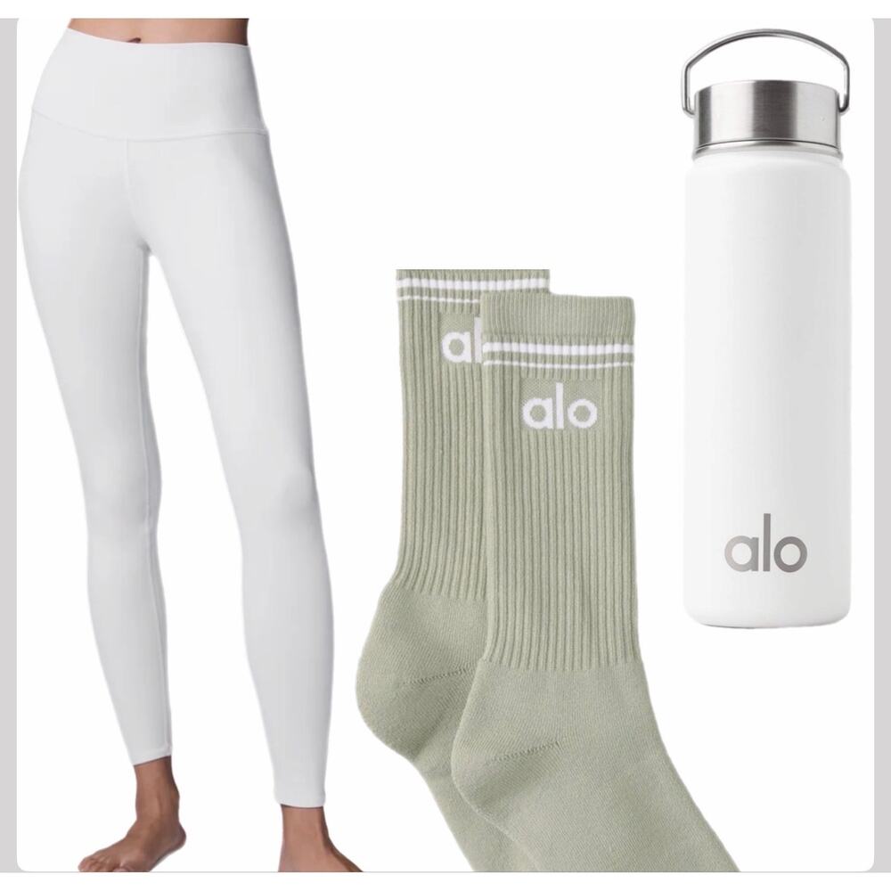 NWT Alo Yoga Wellness Set White Leggings Green Socks Bottle Pilates Gift Box